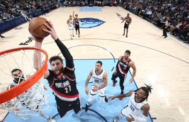 dnf直播-连克强敌豪取4连胜 开拓者转变风格重建接近完成